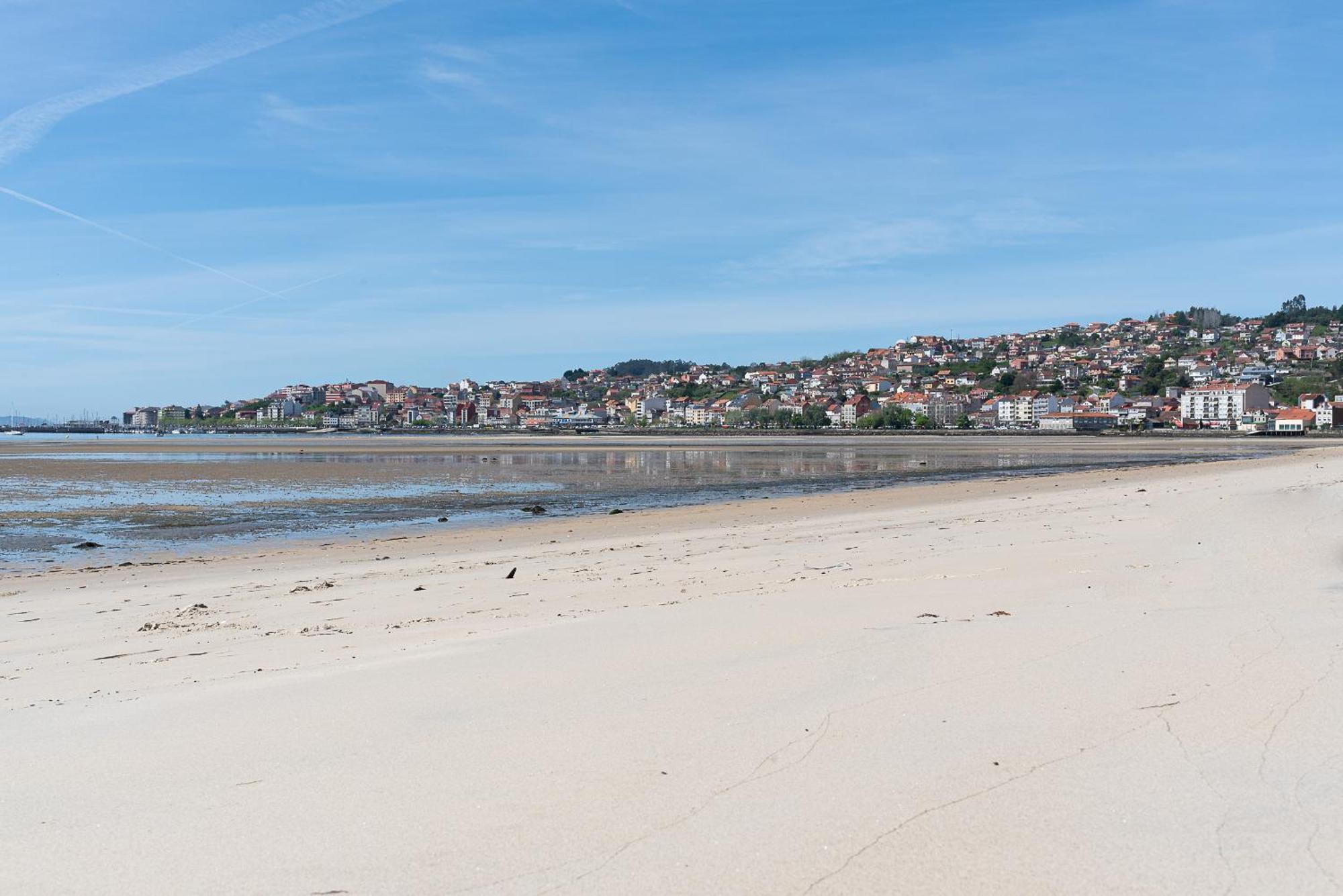 Apartamento Espacioso Cerca De La Playa Con Aire Acondicionado Appartement Moaña Buitenkant foto